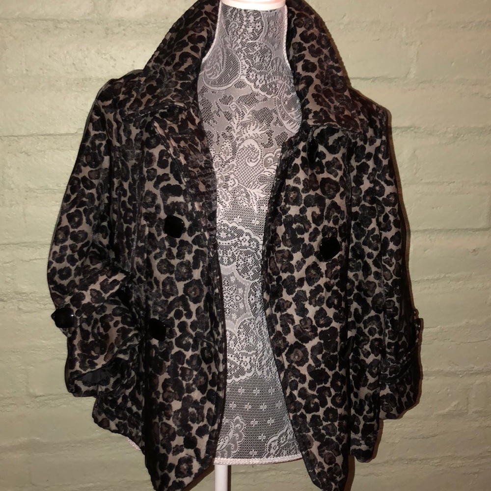♦️♦️Short Leopard print swing jacket.♦️♦️ NWT